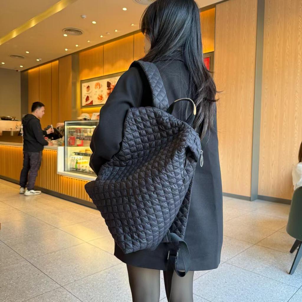 2025 Frühling High-End Diamant-Gitter Pendler-Rucksack: Große Kapazität, klassischer Casual-Stil