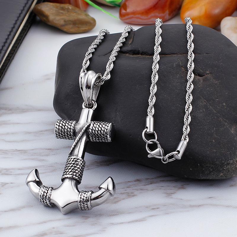 Hot Selling Fashion Navy Vintage Ship Anchor Pendant Necklace Accessories Mens Necklace In Europe and America