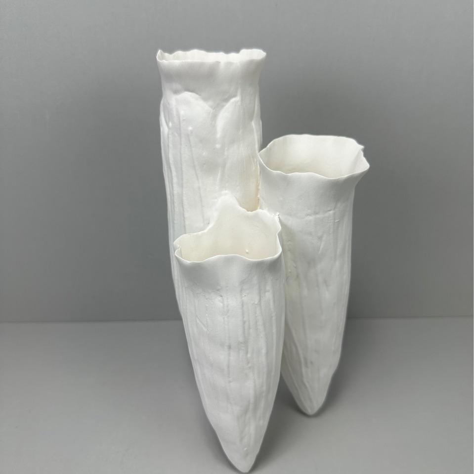 Ceramic Vase Abstract Coral Reef Triangular Shape Abstract Handicraft Desktop Storage Container Flower Vase Home Decoration