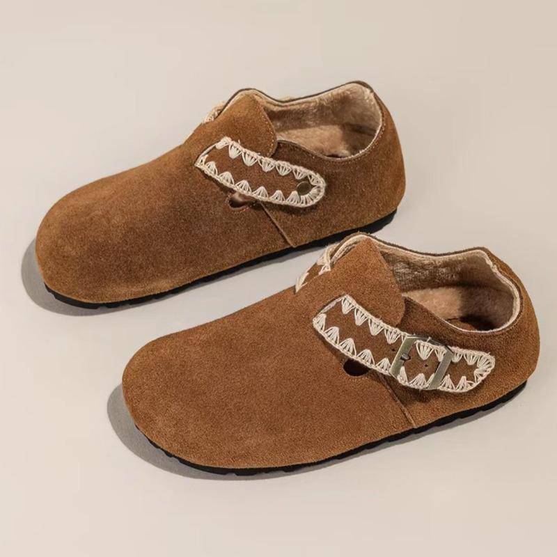 Retro belt buckle flat bottom women's new versatile and comfortable one-pedal velvet warm beanie shoes