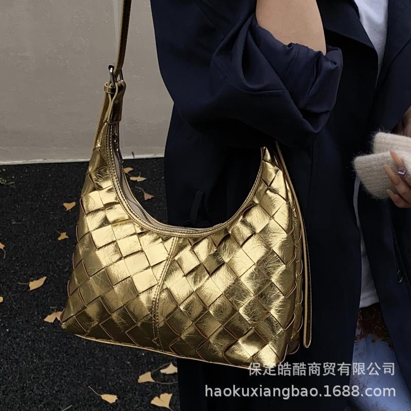 Woven bag women's large capacity 2025 new autumn and winter versatile shoulder underarm bag casual high-end foreign-style dumpling bag
