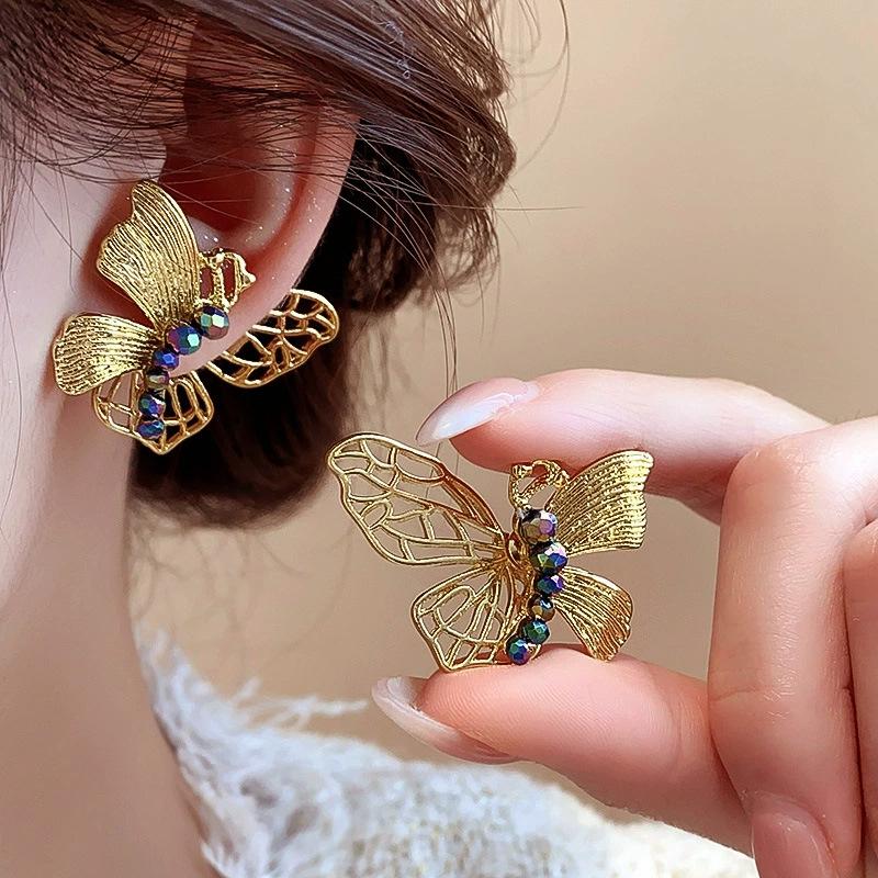 

Модные серьги-подвески для женщин золотой