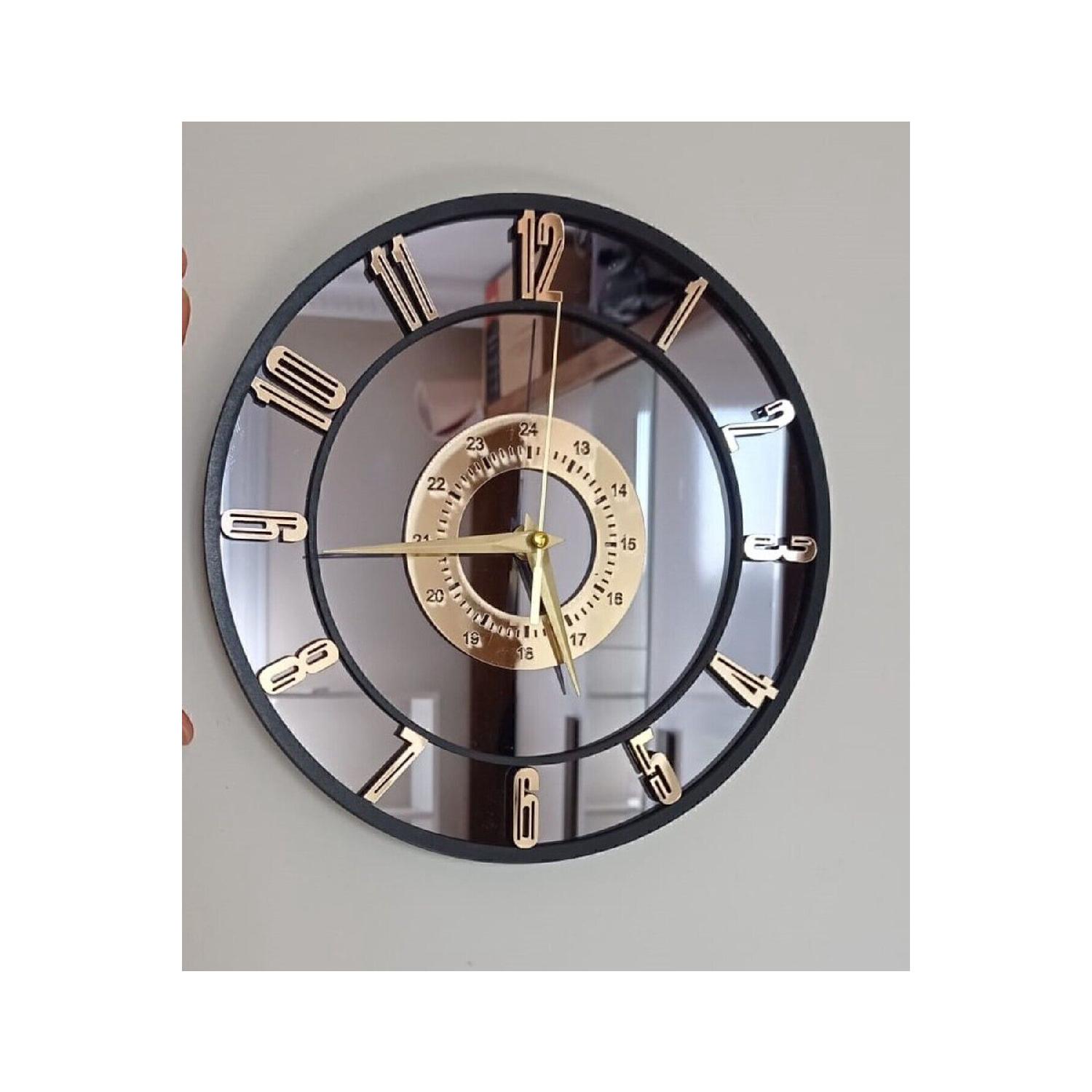 

Дзеркальний настінний годинник (із золотими цифрами)