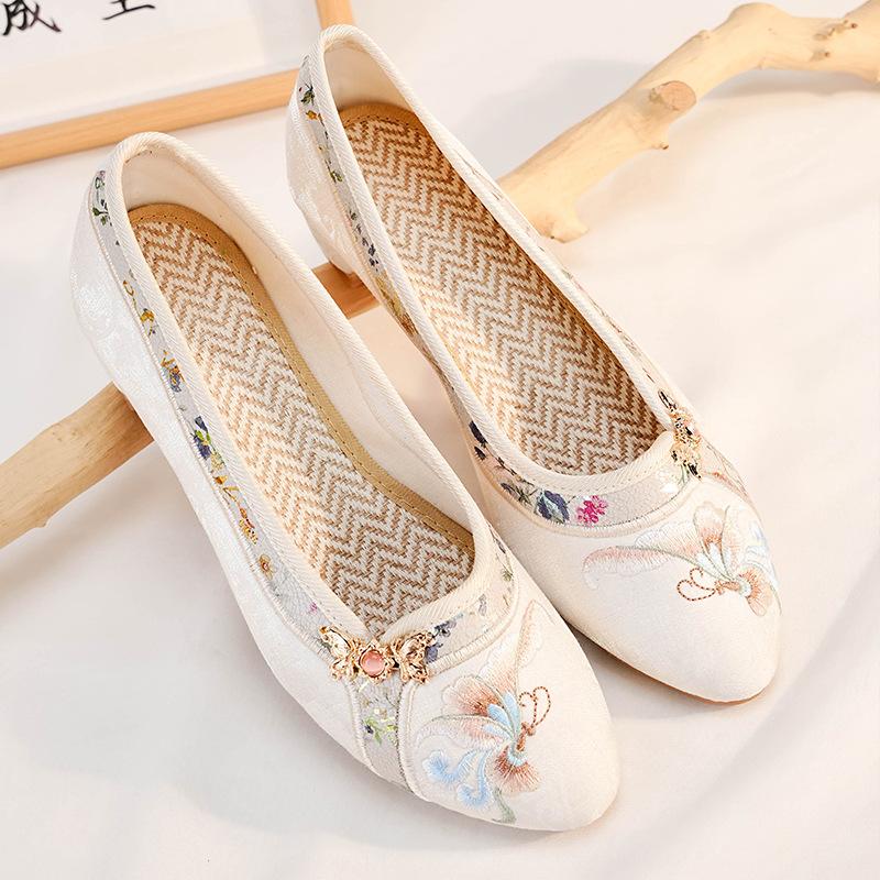 Fashion Women Low Heel Pointed Toe Cheongsam Embroidered Shoes Comfortable Shallow Mouth Cloth Shoes Daily