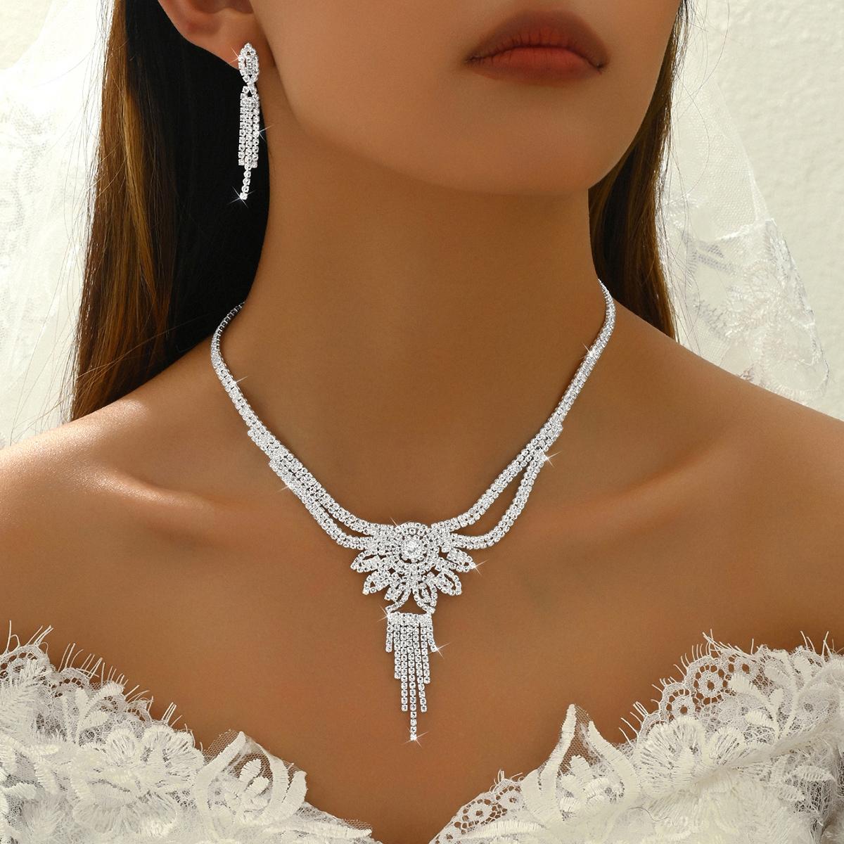 

Bridal Fashion Tassel Necklace Earrings Bracelets Rings Zircon Set Wedding Banquet Party Holiday Gifts