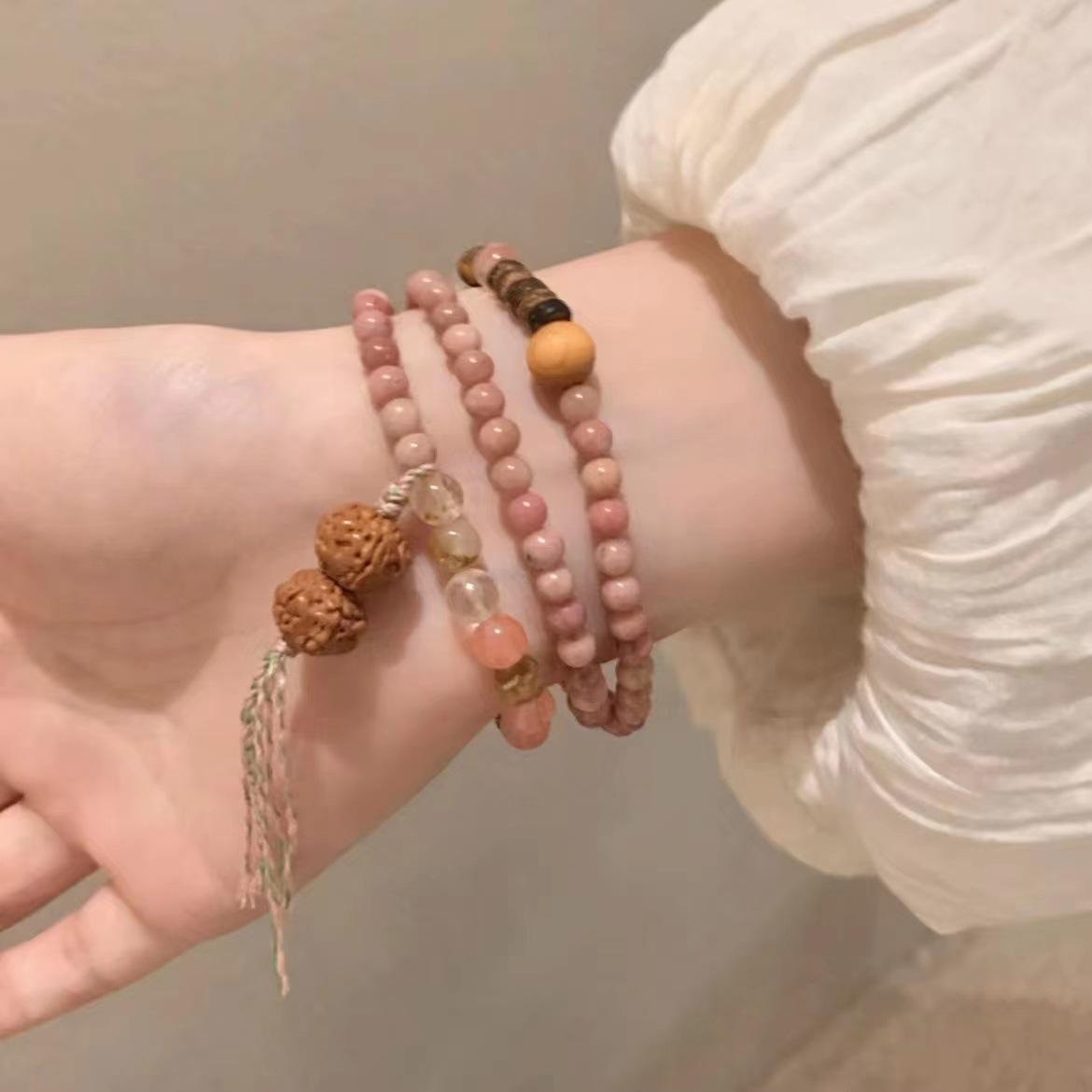 

Multilayer Highend Resin Bracelet For Women With Geometric Shapes