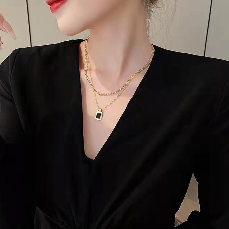 

Двухслойная цепочка-свитер на ключицу Black Label для женщин - 2023 год, нишевый стиль легкой роскоши, осенне-зимний аксессуар.