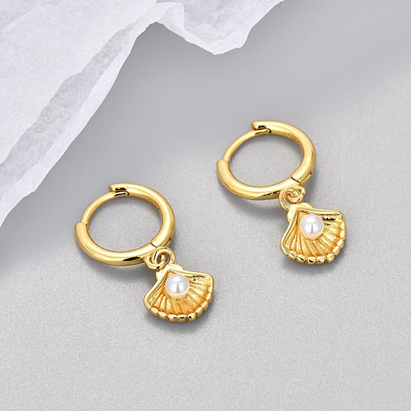 Luxury Fan Shaped Pearl Ear Cuff Women Fashionable Personalized Ocean Elegant Earrings