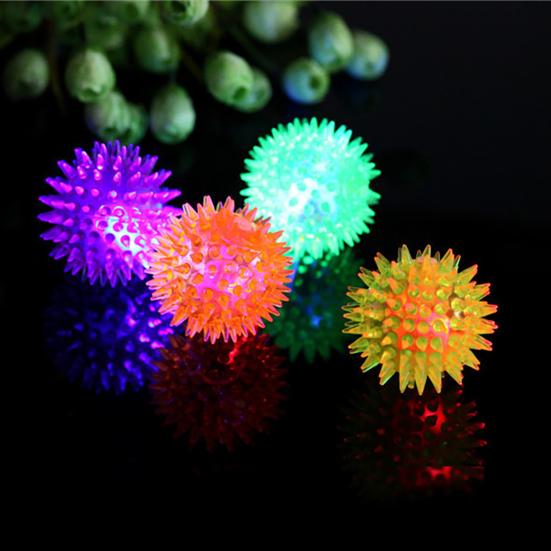 Bouncing Light-Up Ball Spiky Rubber Sensory Toy with Flashing Colors Cat Dog Chewing Toy Teeth Cleaning Thorn Balls