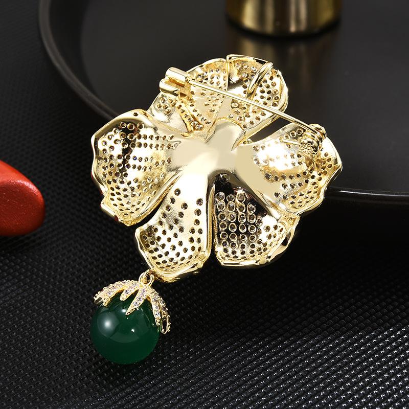 Women's Luxury Designer Brooch, Exquisite Design, Exquisite And Fashionable Corsage, Versatile Gift Giving Style, Event Wear