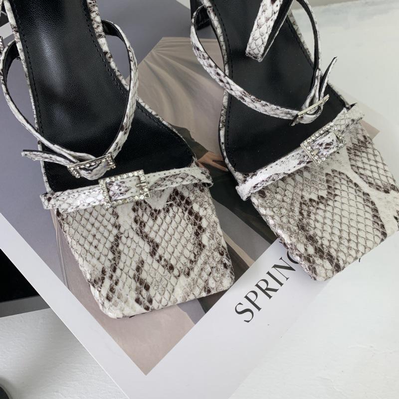 

Spring and Autumn 2025 New Fashion Versatile Fashion Roman Style One-word Buckle Stiletto High Heel Sandals 39