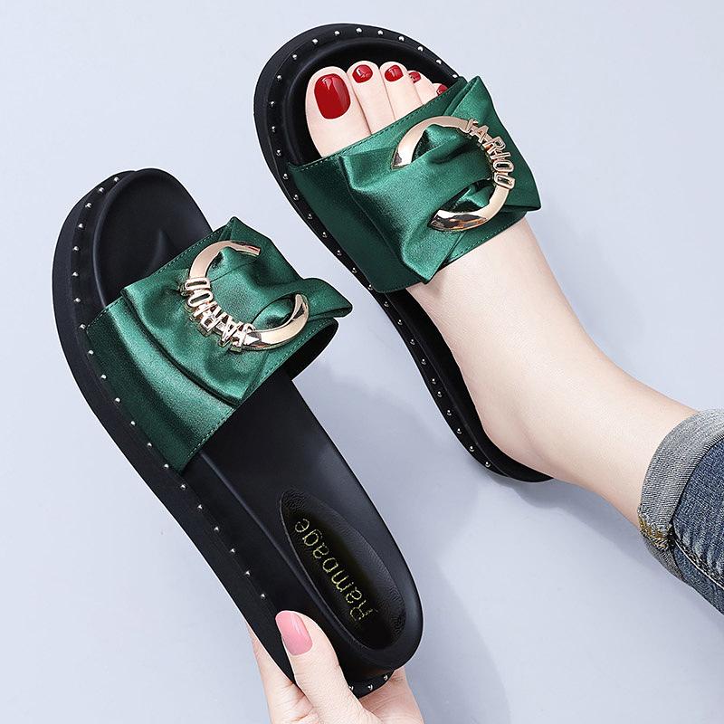 

Slippers summer new wear fashion versatile student flat bottom Internet celebrity beach sandals 35