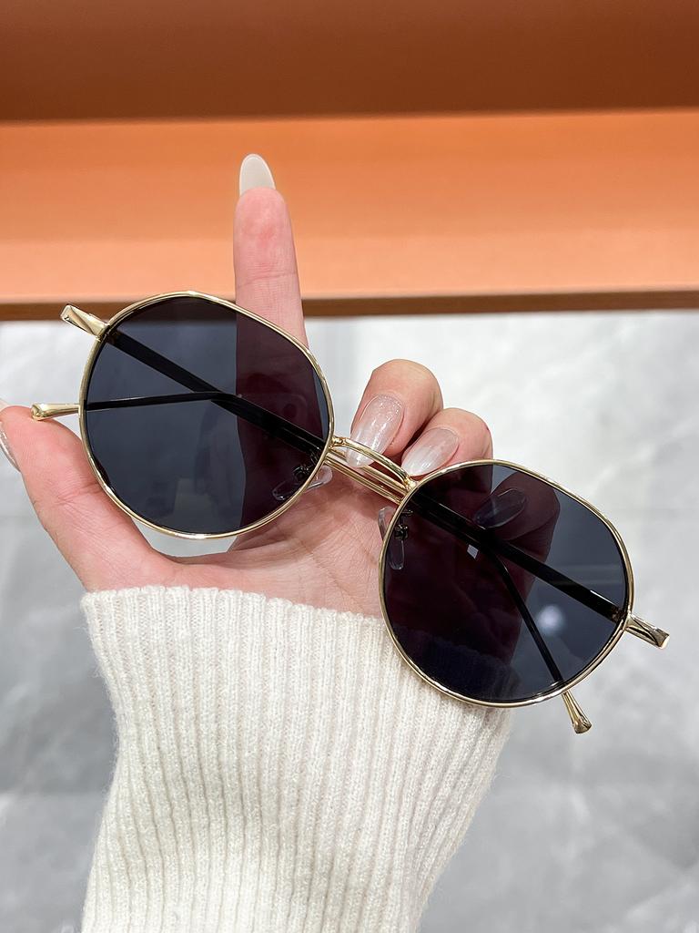 1PCS Retro round Frame Sunglasses Classic Fashionable Large Size with Thin Legs Unisex Sunscreen Glasses for Travel Photography