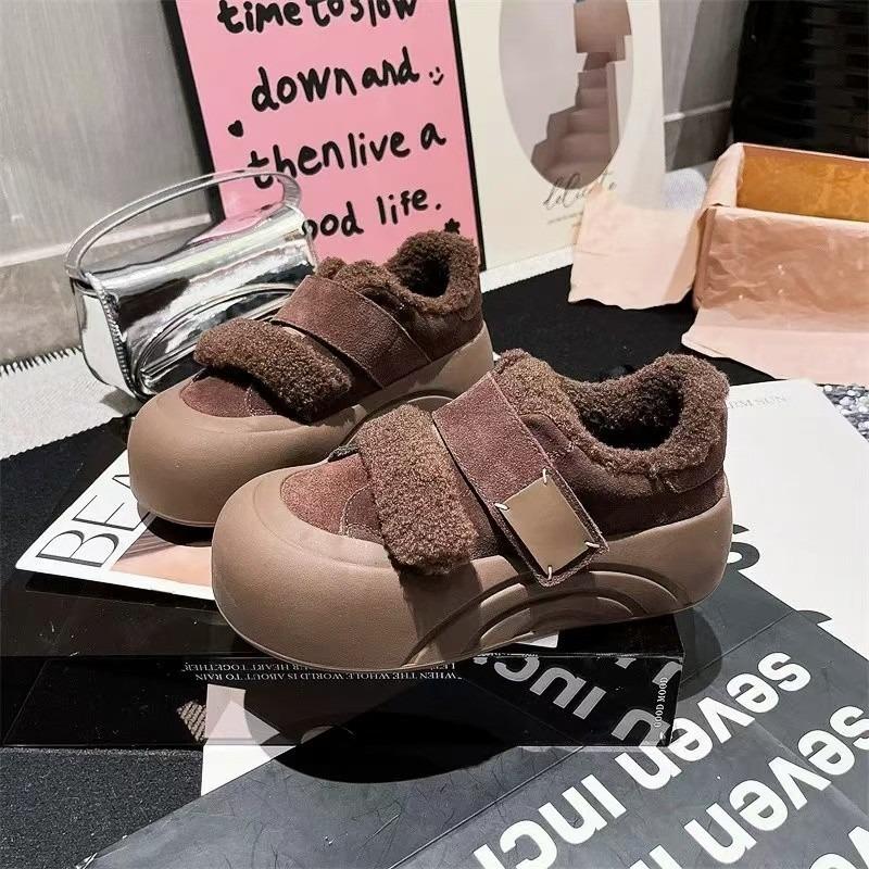 Lamb wool Velcro wool cotton shoes women's winter new thick-soled velvet round head versatile fashion bread shoes