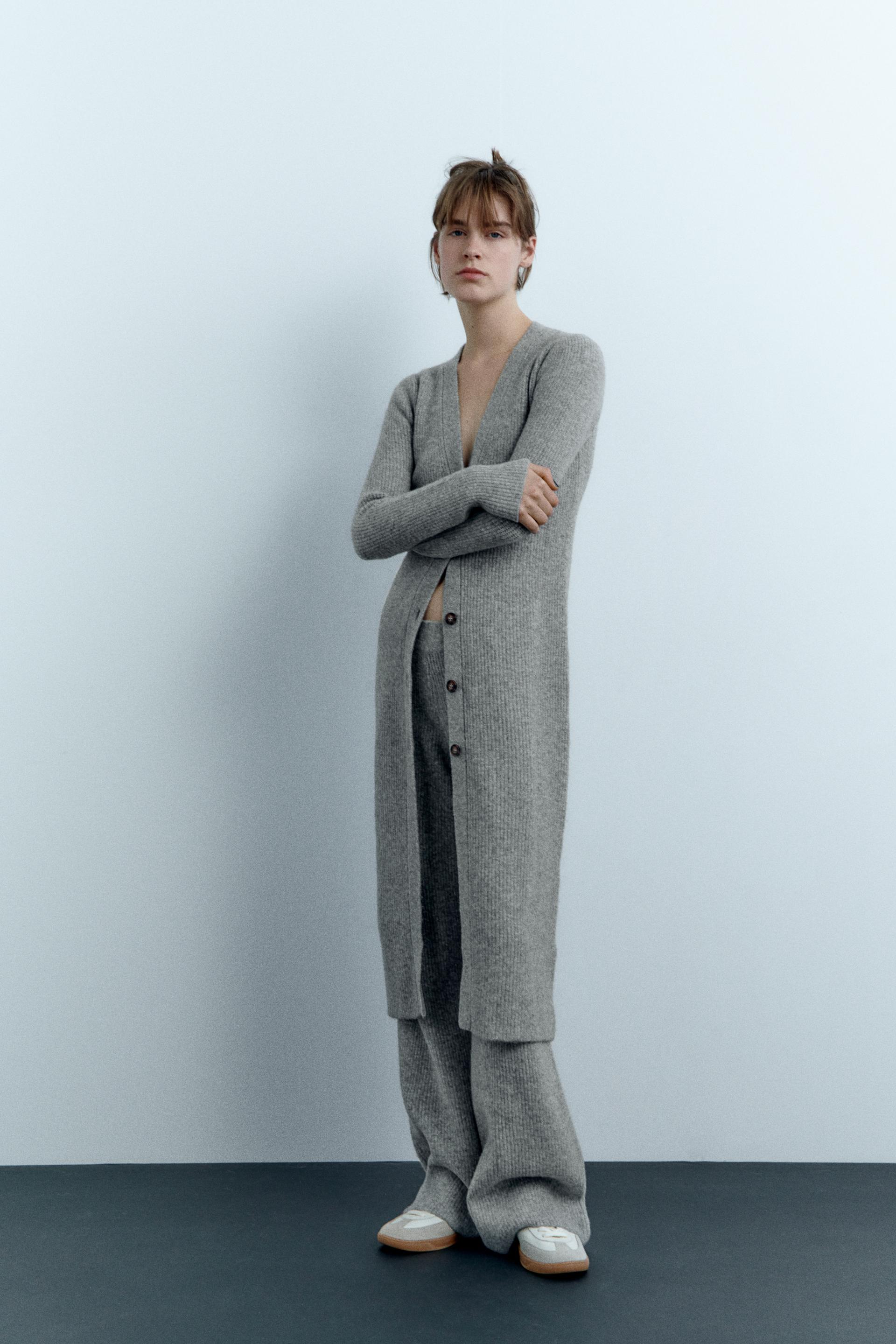 

LONG KNIT CARDIGAN