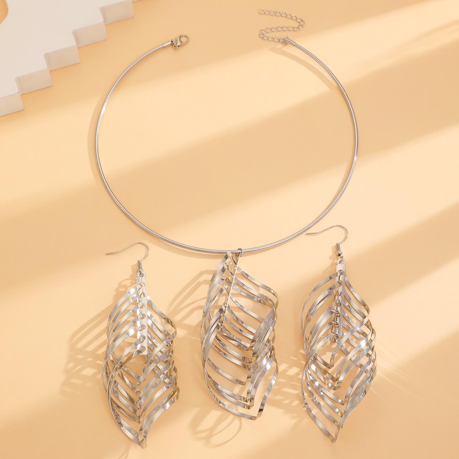 Lange Zilveren Holle Blad Oorbellen Dames Metalen Gepersonaliseerde Mode Oorbellen Overdreven High-end Oorbellen Earrings + Necklace
