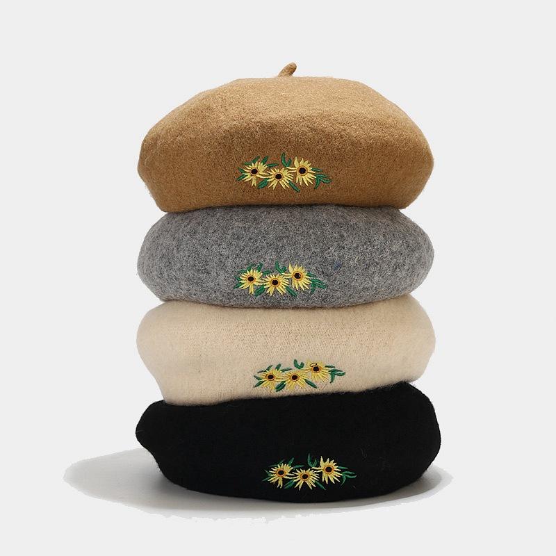 Women's Checked Beret Winter Floral Embroidery Street Fashion Hat Internet Celebrity Artist Xingjing BLM154