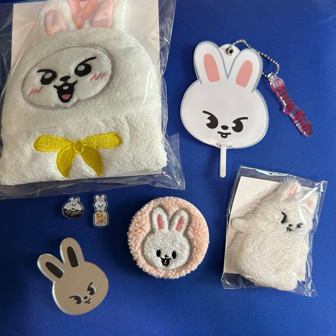 

[Б/У] straykids Рено полотенце, зеркало, вышитый значок, веер, брелок