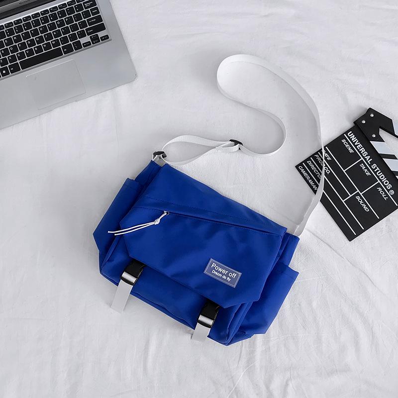 

Trendy Crossbody Messenger Bag for Men & Women – Large Capacity, Japanese Style, Perfect for Commuting & College Use