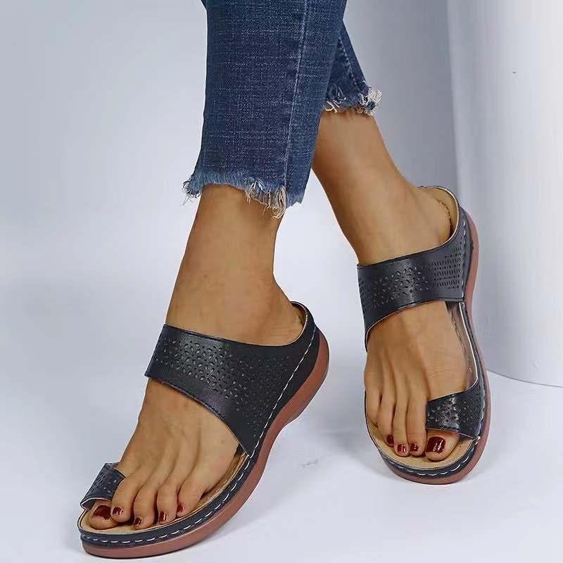 2024 Fashion Women's Slippers Comfortable Platform Flat Sandals Breathable Shoes Hollow Flip Flops Orthopedic Bunion Corrector