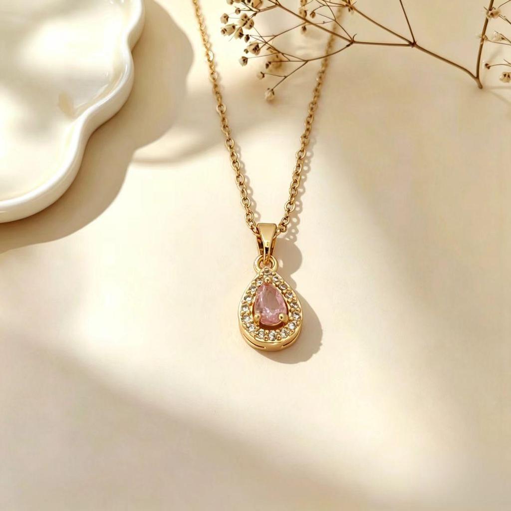 Elegant Cat Pendant Necklace: Fresh Design with Micro-Set Zircons for Women - Light Luxury & High-End Feel; Perfect Clavicle Chain Accessory.