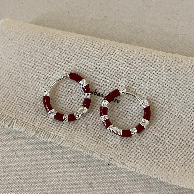 Red Oil-Dripping Striped Metal Earrings Female Niche Design Sense Unique Personality Fashion Elegance Versatile Earrings