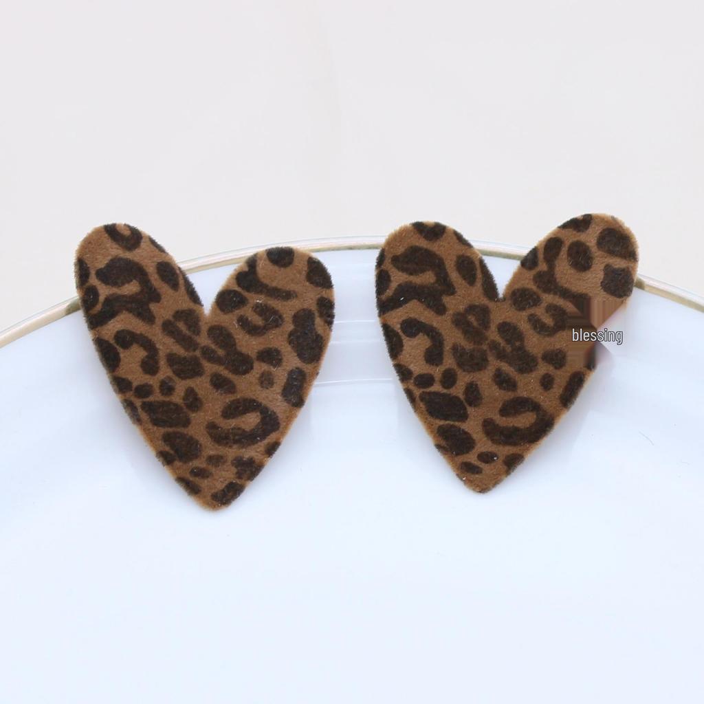 Elegant Retro Leopard Print Stud Earrings - Versatile & Stylish Flocked Cloth Design