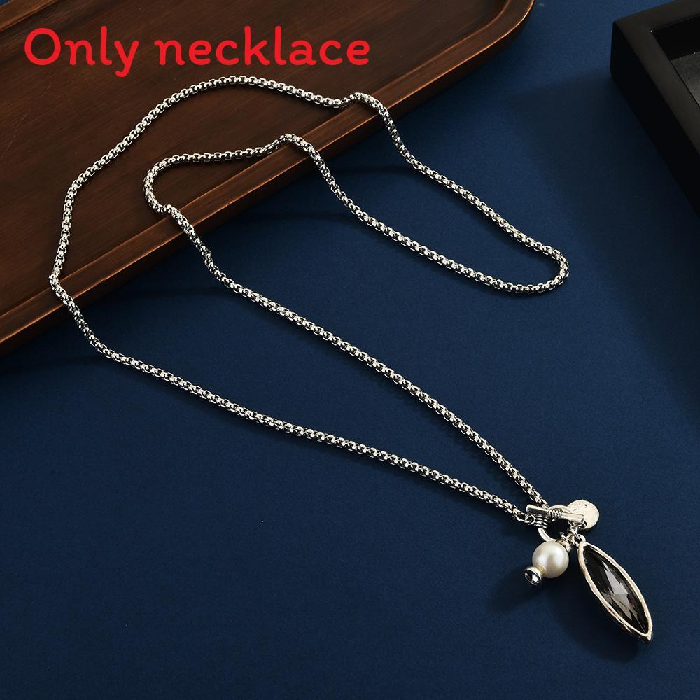 Geometric Pearl Necklace With Gold Plating For Fashionforward Women