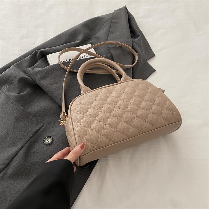 

2024 New Spring Fashion Shell Bag Street Trend Pu Crossbody Bag For Women In Black/white/brown/khaki хакі