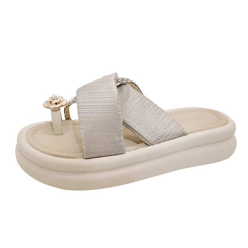 High-End Französische Plateau-Slipper Damen 2025 Sommer Neu Außen Tragen Nische Metallblume Zehensteg Mode Slipper