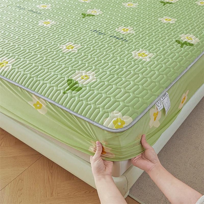Summer Mattress Cover Cool Feeling Bedspread Thicken Fitted Sheet with Elastic Band Home Bed Cover cubre colchón (No Pillowcase)