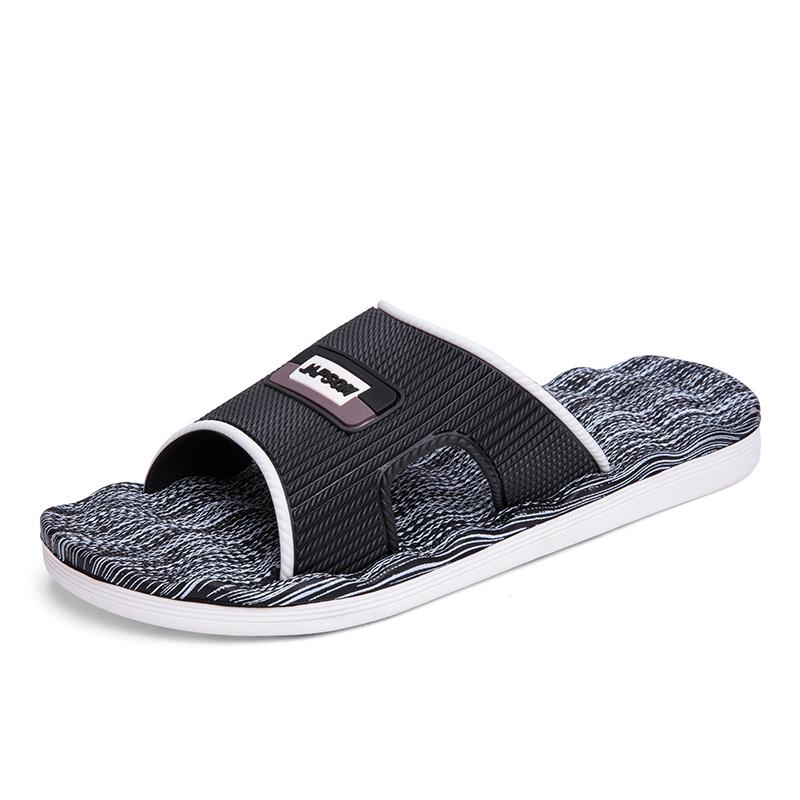 Fashion New Arrival Hollow Flip Flops Men's Clogs Summer Shoes Breathable Slippers Non-slip Mules Male Garden Shoes Casual Beach Sandals