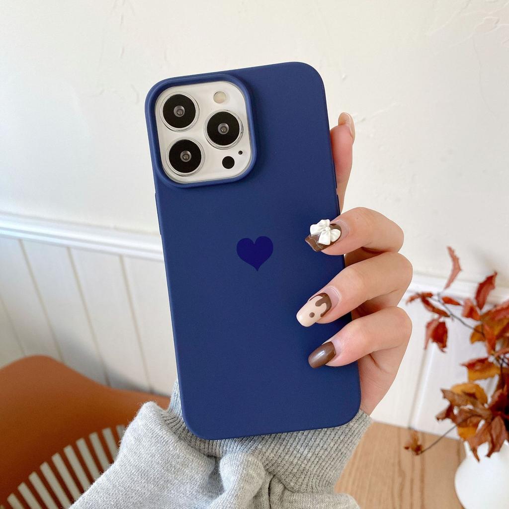 Apple 17PROMAX love matte mobile phone case, small love mobile phone case, matte feel soft case 16PRO is suitable.