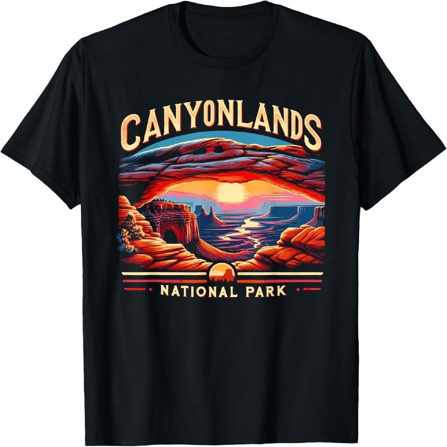 Canyonlands National Park Sunset Landscape Graphic T-Shirt S