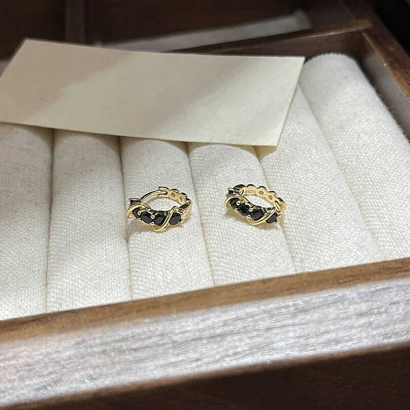 

Black Embellished Circle Earrings Women s Simple Compact Light Luxury Geometric Versatile Niche Ear Buckle Design Office Casual Daily Tide Jewelry