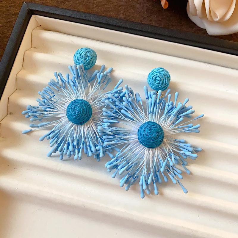 Spring and Summer New Handwoven Round Flower Star Stud Earrings Small Fresh Holiday Style Earrings Fashionable Exaggerated Earrings