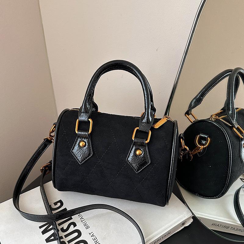 Premium Retro Hand Carry Pillow Bag Women's New Fashion Diamond Shoulder Messenger Bag Commuter Bag