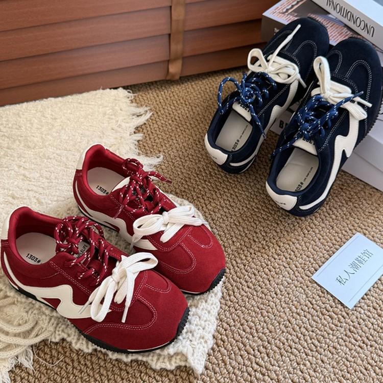 The lady boss recommends! 2025 autumn new retro German training shoes women's flat-bottomed casual sports Forrest Gump shoes versatile lace-up