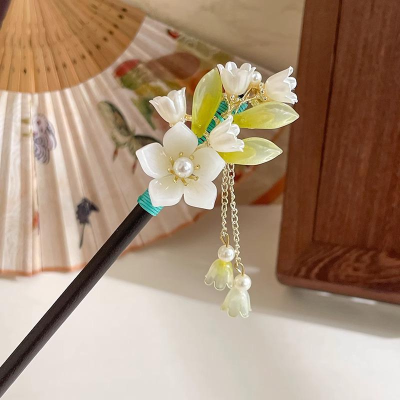 Ancient Chinese-Style Hanfu Hair Accessories: Elegant Updo Hairpins with Tassels for Women