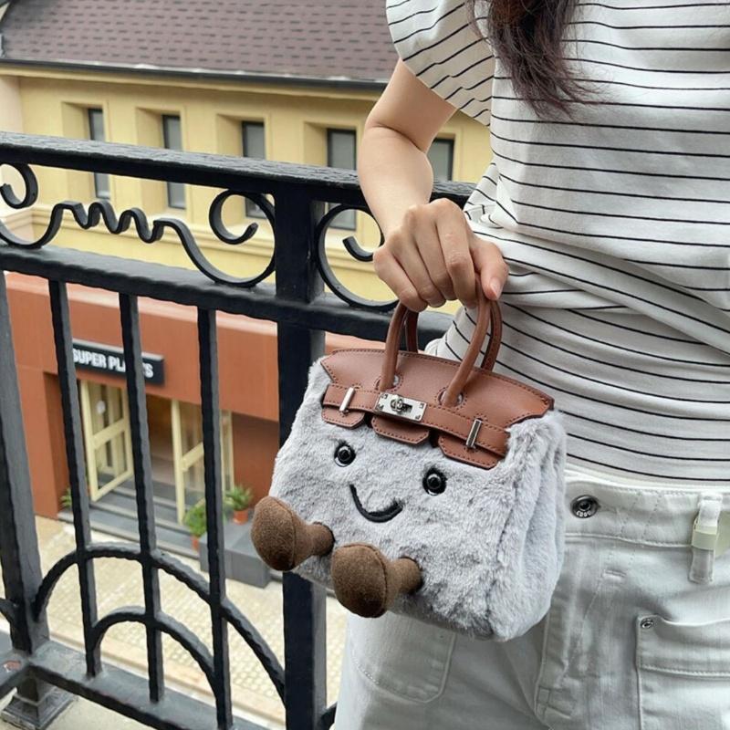 Sac cabas en peluche mignon pour femme, sac bandoulière tendance à motif dessin animé, grande capacité, bandoulière amovible, idéal pour l'automne et l'hiver.