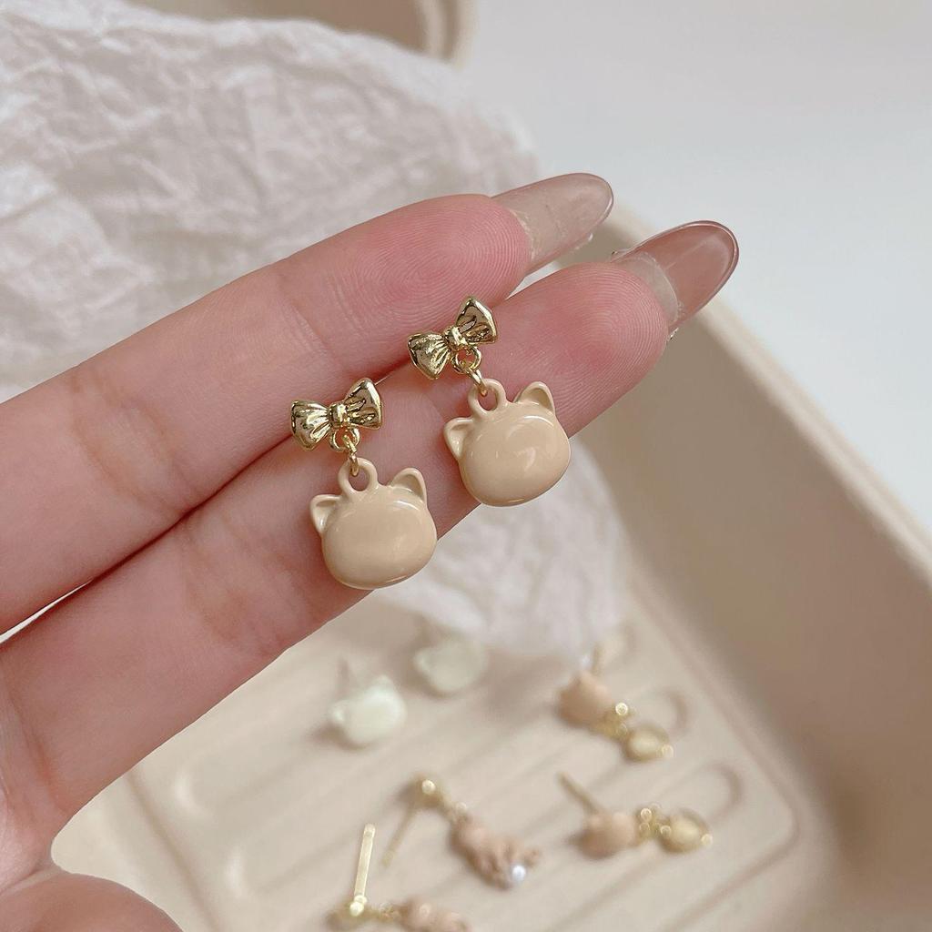 New Cute Cat Earrings for Women - Silver Needle, Cartoon Design, Perfect for Autumn and Winter