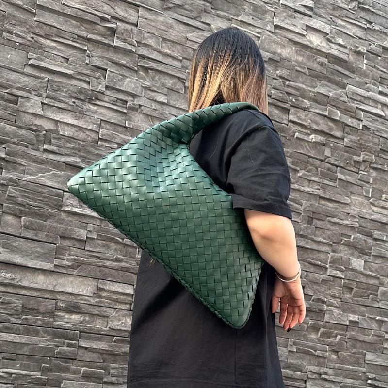 

2024 Модная универсальная сумка через плечо большой емкости из плетеной кожи 48cm Bottom Width * 3cm Thickness * 28cm Height