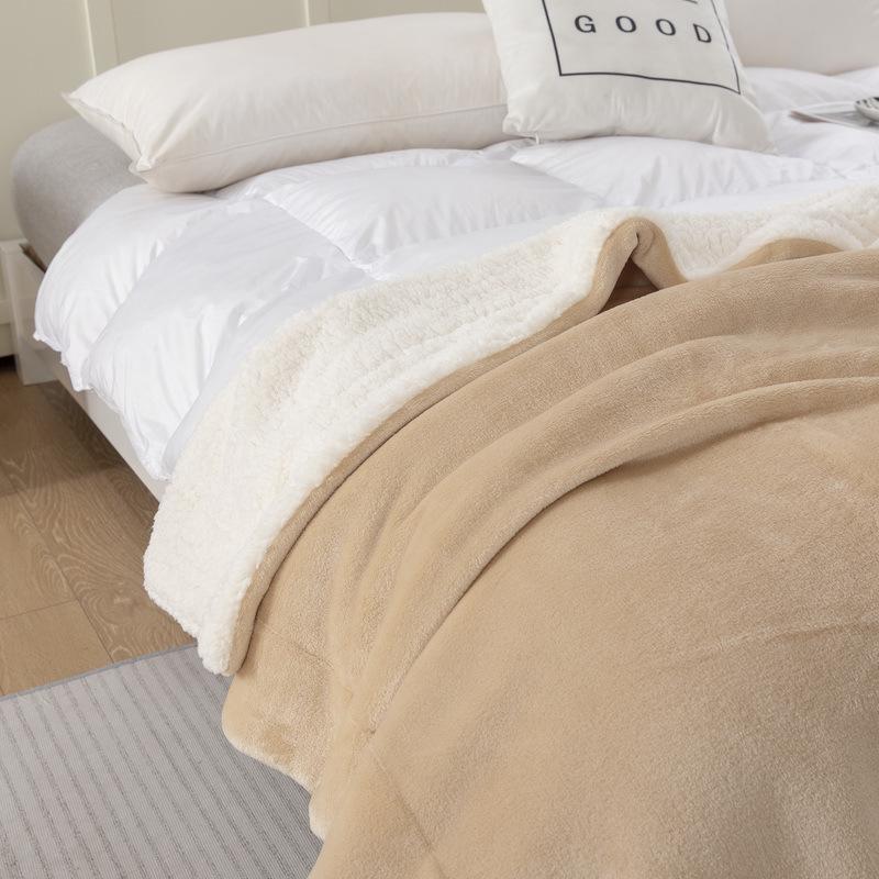 New Double-Layer Thick Lambskin Leisure Blanket for Sofa or Office Nap