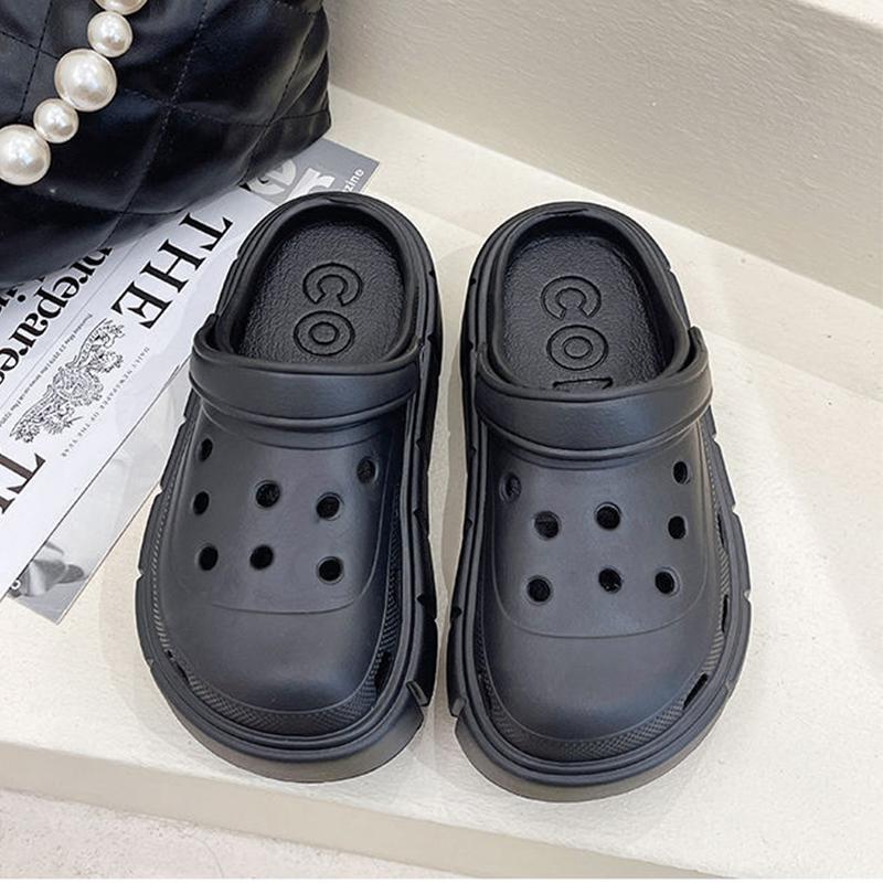 Fashion Charms Sandals 2025 New Clog Shoes Outdoor Women Slippers Thick Sole High Quality Summer Sandals For Girls