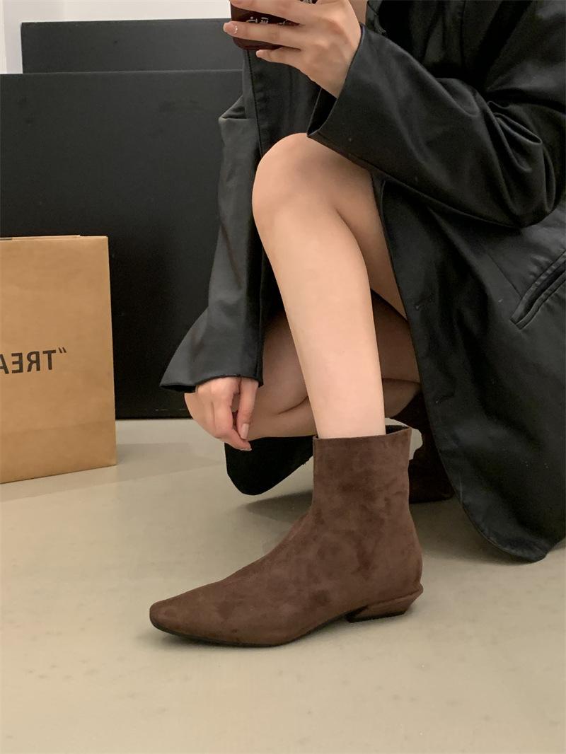

French minimalist side-pull suede square head wedge short boots women s autumn and winter retro thin boots versatile Chelsea boots ankle boots 39