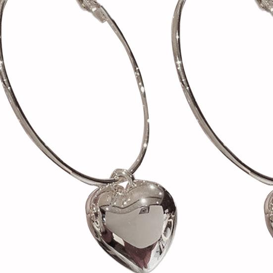 1 paio di orecchini a cerchio con ciondolo a forma di cuore rotondo, placcati in oro, aspetto esagerato, pendenti