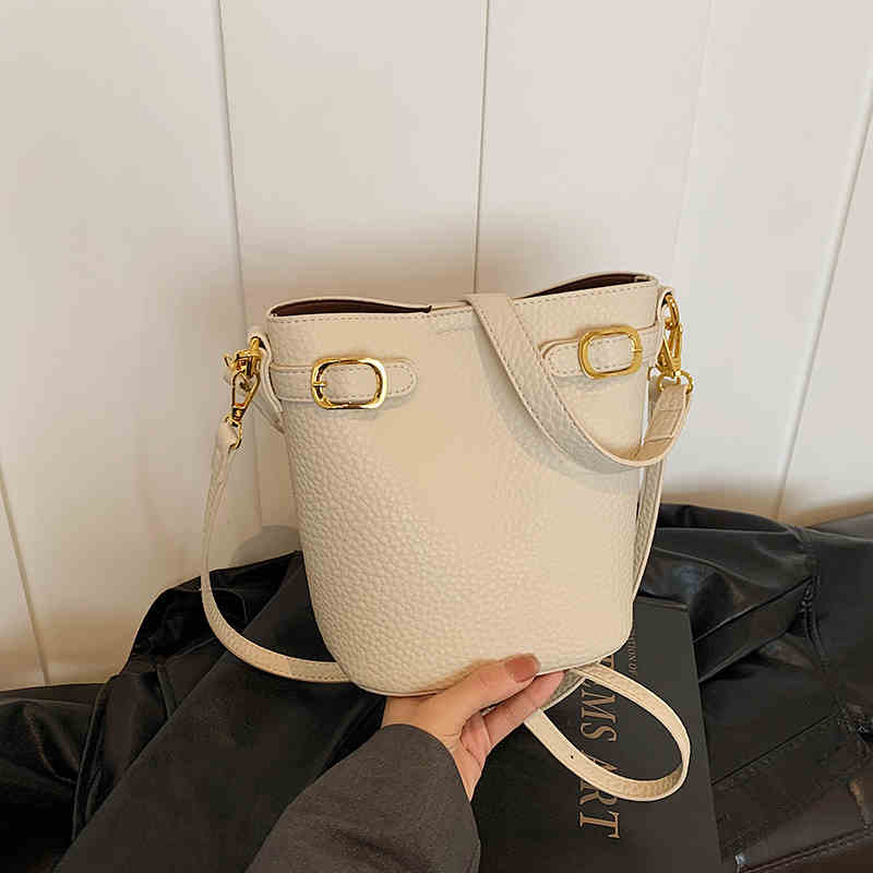 Retro Bucket Bag for Women   New Large Capacity Versatile Crossbody Bags Temperament Traveling Shoulder Bag