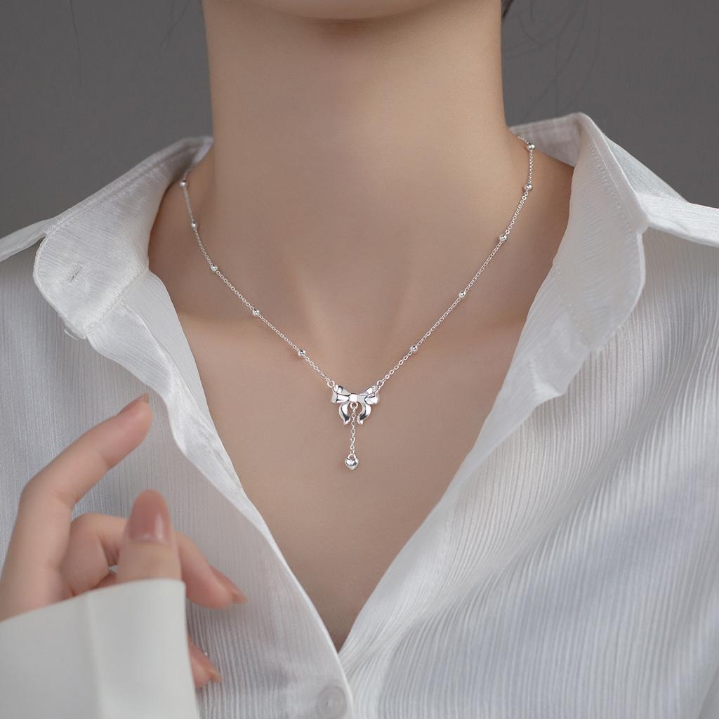 New Year's Escape Princess Necklace Women's Fashion Personalized Tassel Bowtie Pendant INS Small Crowd Collar Chain