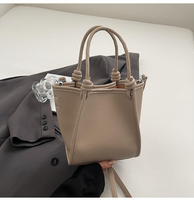 

Повседневная сумка-ведро женская 2025 новая большая вместимость простая сумка-мессенджер модная простая сумка через плечо для通勤