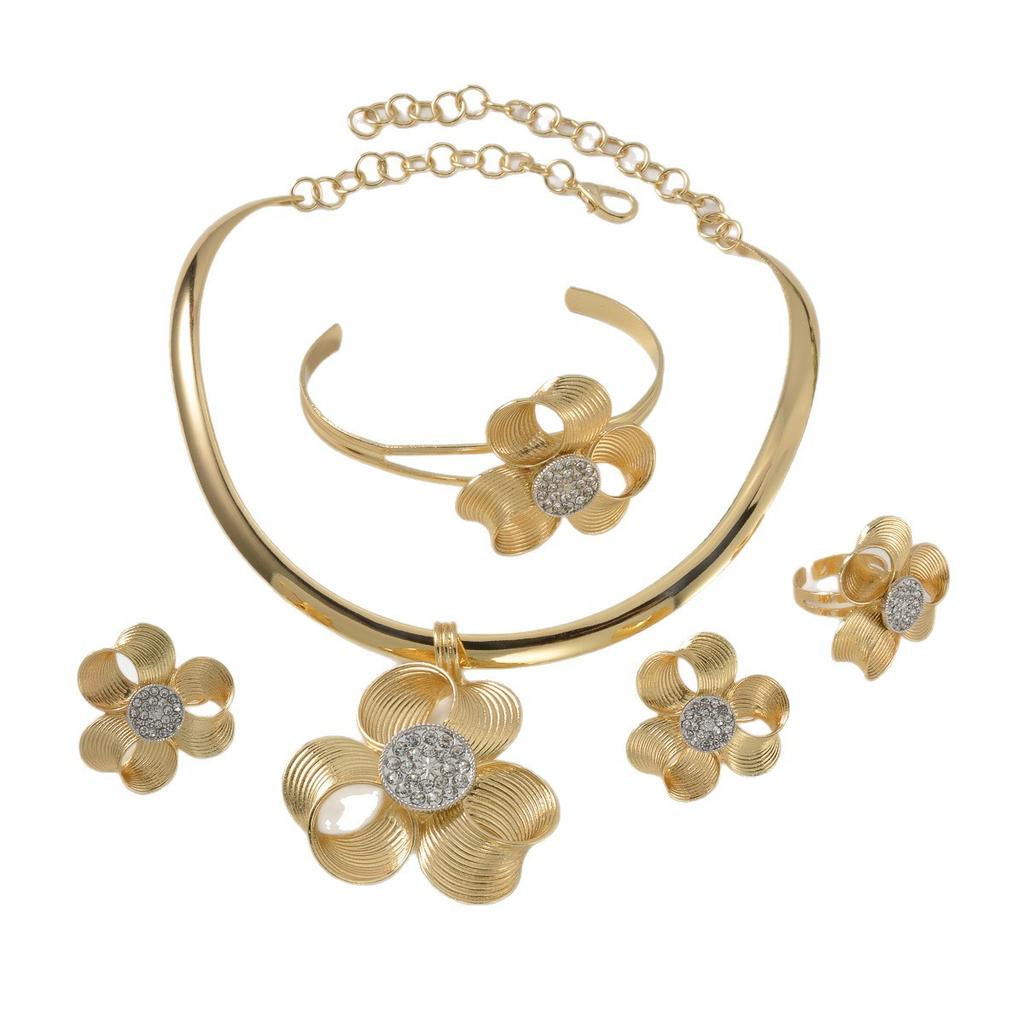 Medieval Jewelry Five-petal Three-dimensional Flower Pendant Collar Bracelet Ring Earrings Set Light Luxury Dinner